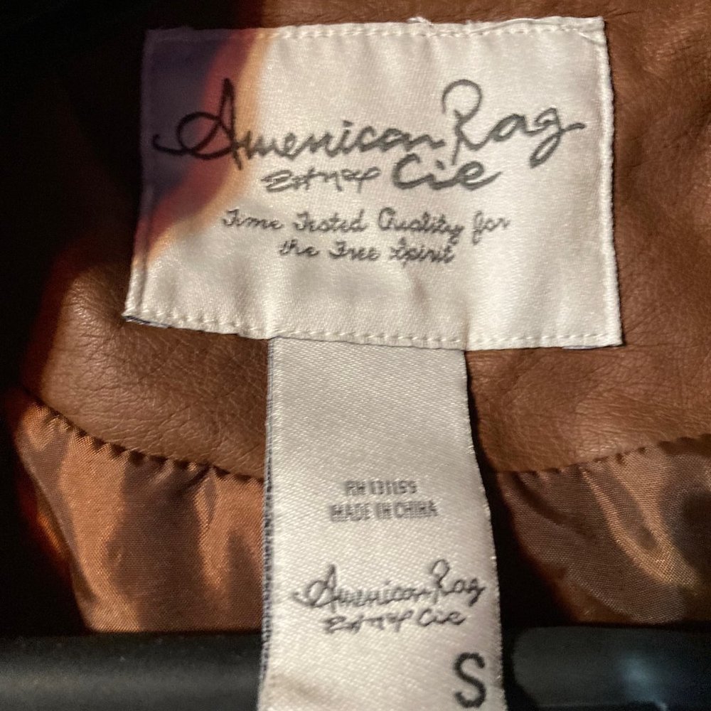 American Rag - Picture 3 of 5